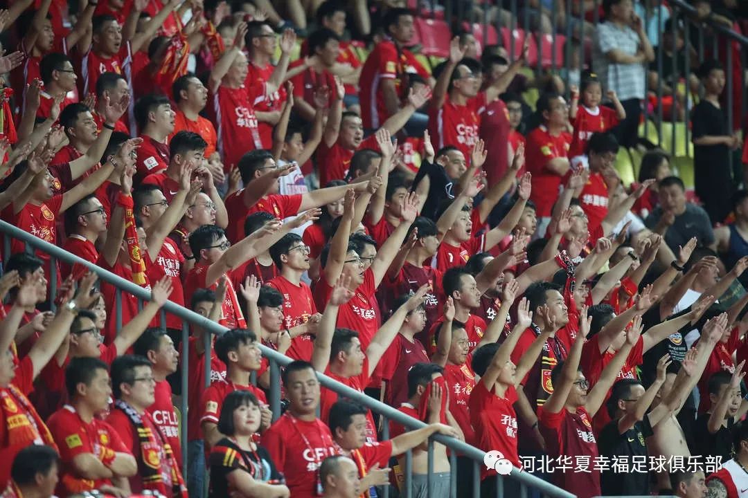 包含江苏苏宁战平河北华夏幸福，积分暂列第三的词条