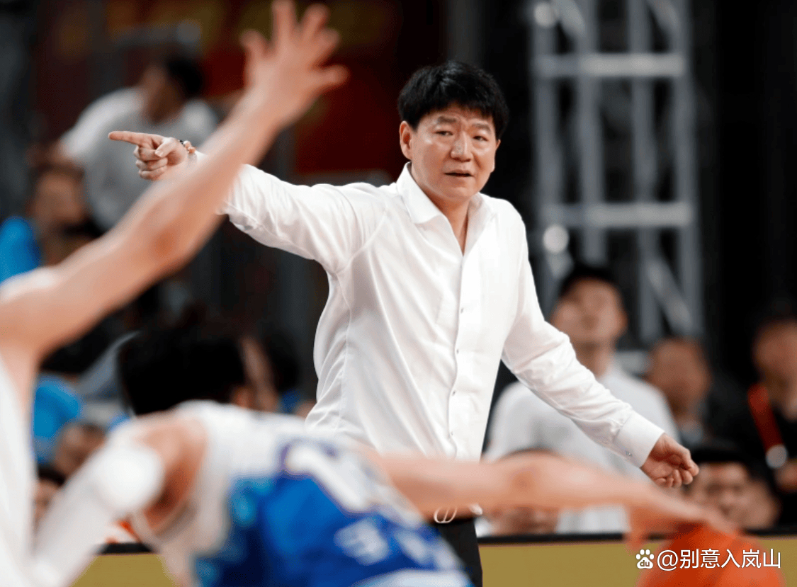 球队换帅,目标调整冲击联赛前四 球队换帅,目标调整冲击联赛前四名的球员