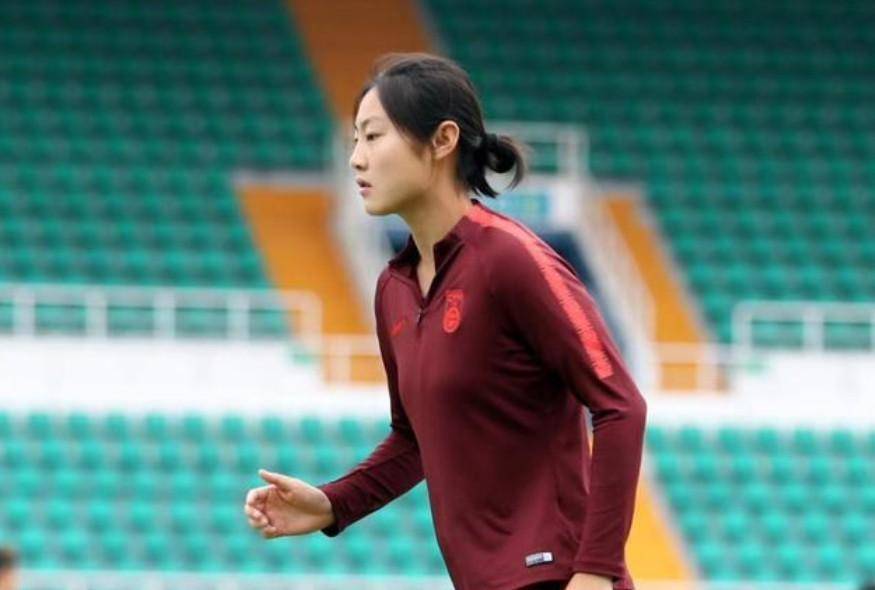 新疆女足球员综合实力突出，实现历史性突破 