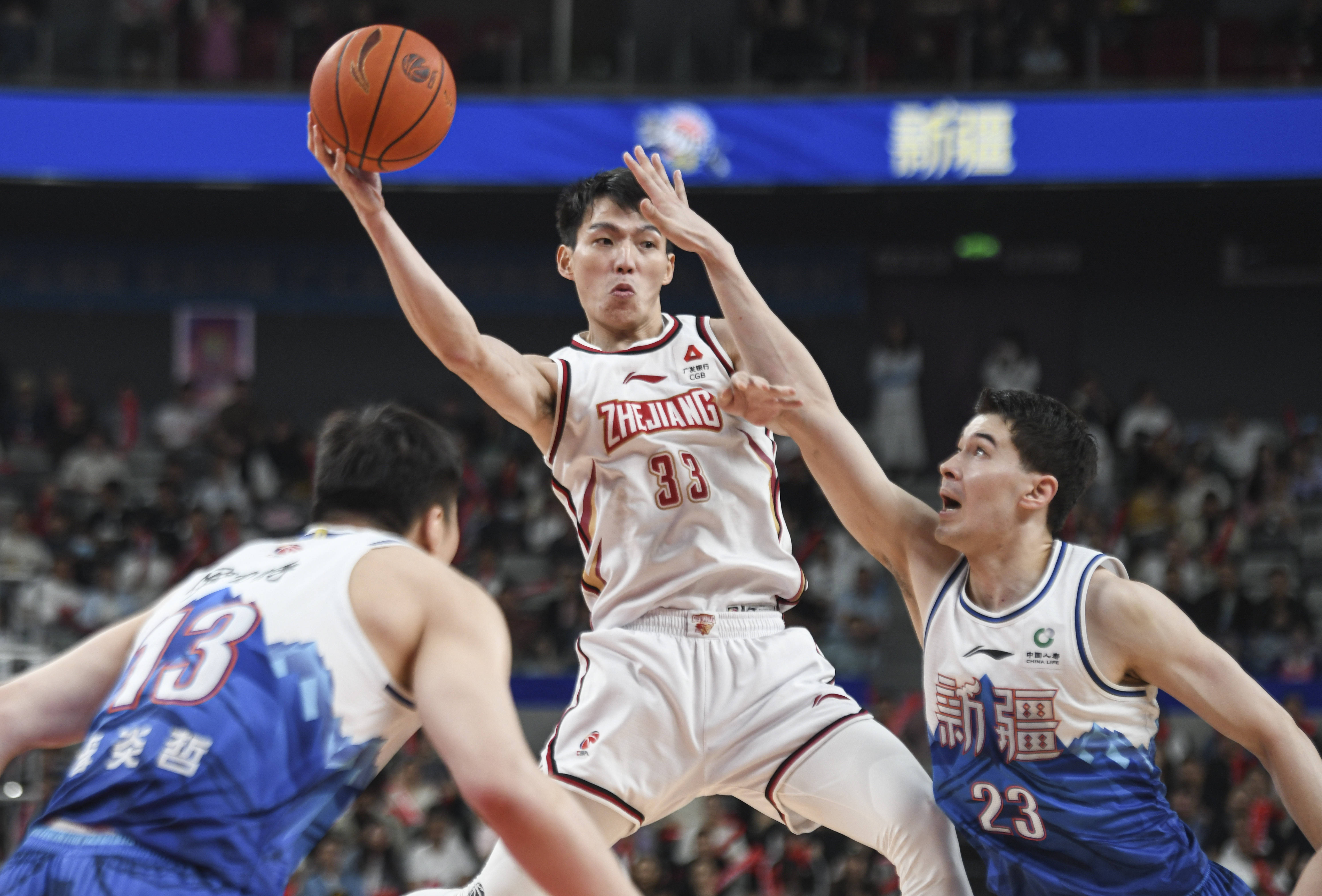 篮球职业赛季即将开始,球队备战紧张